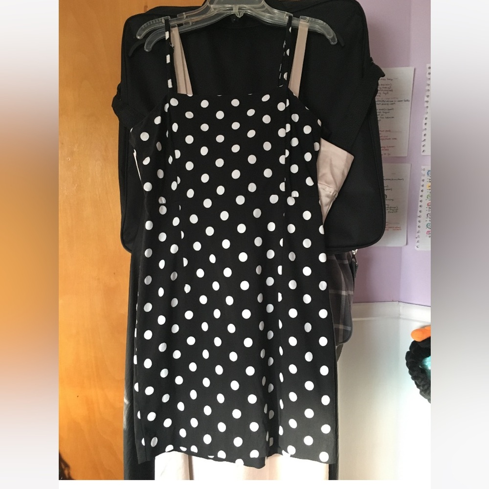 Forever 21 Black and White Polkadot dress 🖤🤍
